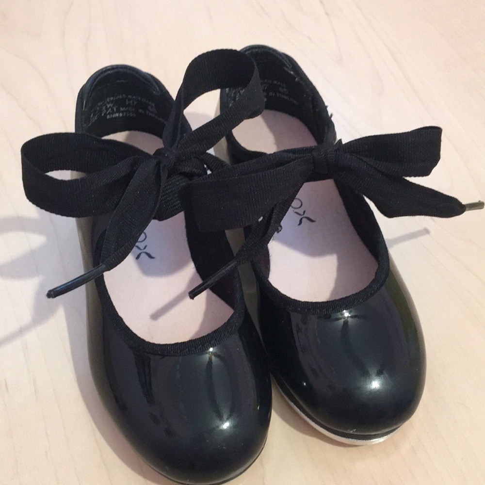 Tap toddler shoes